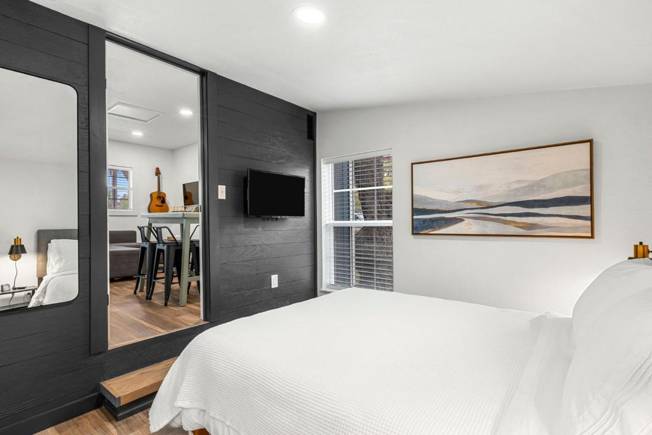 New! The Yellow Door- Downtown Wimberley W/ River Access Bagian luar foto